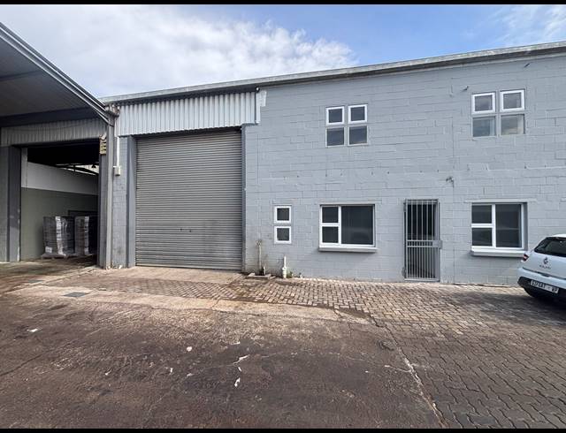 410M² WAREHOUSE TO LET IN STRAND INDUSTRIA